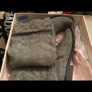 Faux suede sweater flat boots